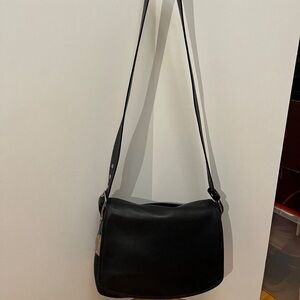 vintage COACH Legacy Flap Crossbody in Black Leather - F30-9332 - EUC